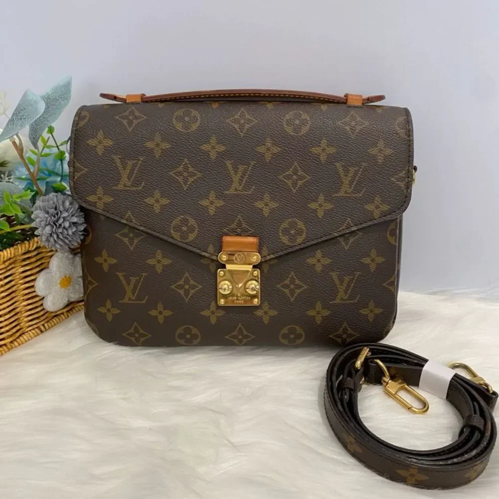 Louis Vuitton Women Pre-Loved Bag Very Good Condition - Picture 2 of 8